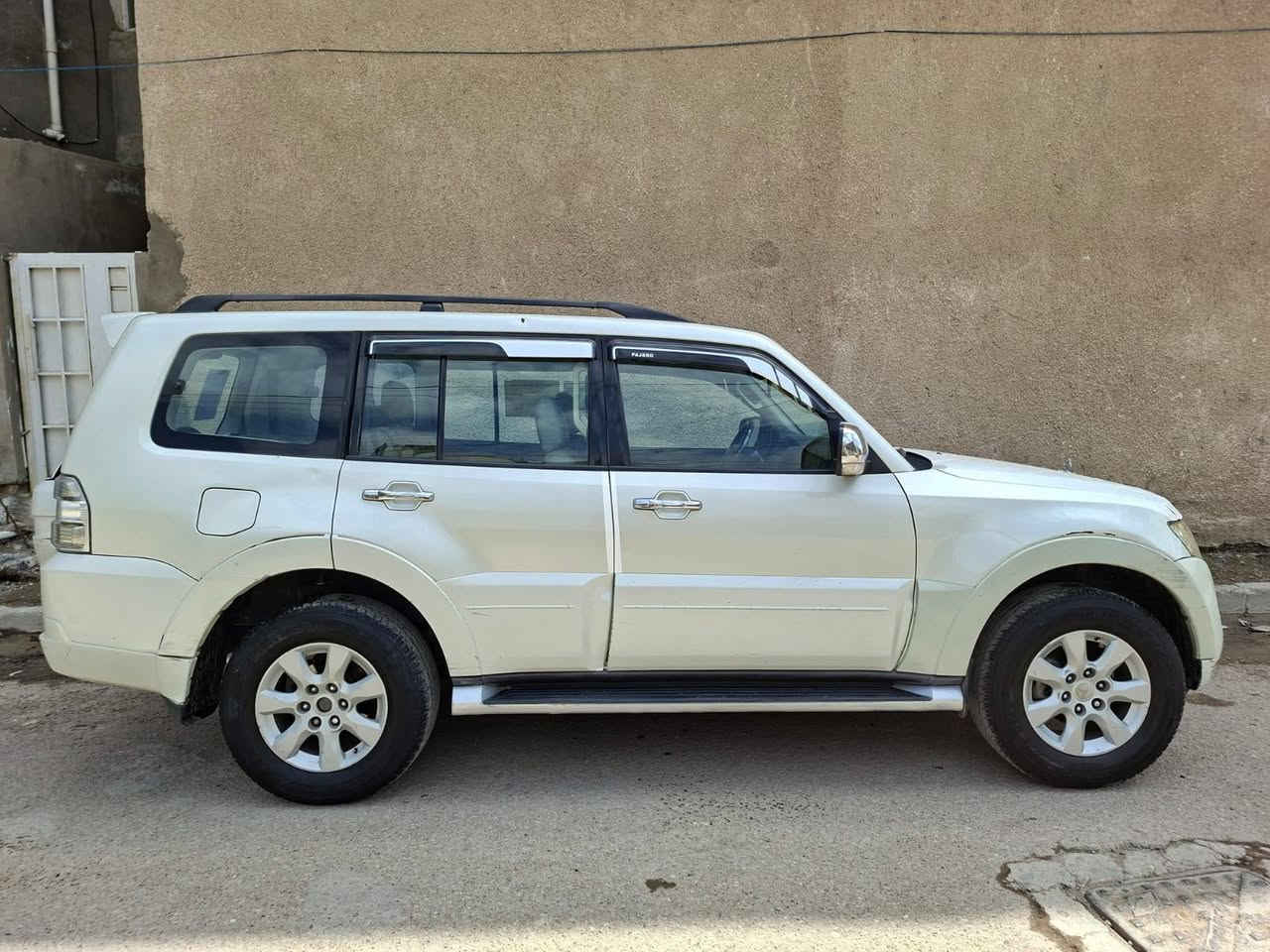 باجيرو 2010 حبتور بسمنه سنويه 2030 رقم جديد
صبغ 3قطع بدون ضربه قويه 
سياره حلوه اونضيفه   مكينه 3.500
السعر110
***********
