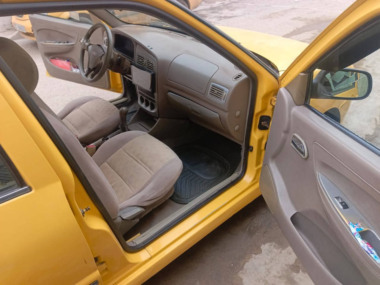 شيري كوين موديل ٢٠١١ / رقم جديد و هزة جديدة / هيئة + غرامات مصفره/ سنوية إلى ٢٠٣٠ / الكير + تبريد + كهربائيات+ تايرات + باتري + الدواخل جيدة + شاشة / وكما موضح في الصور فقط المحرك يوجد به نضوح وتنقيص دهن من جبنة البيرن بين المحرك والكير وصوت الفيلس + راس درايم شيفت أيسر.
السعر: ٣١ ورقة 
للإستفسار على الأرقام التالية :
*********** 
*********** / واتساب
