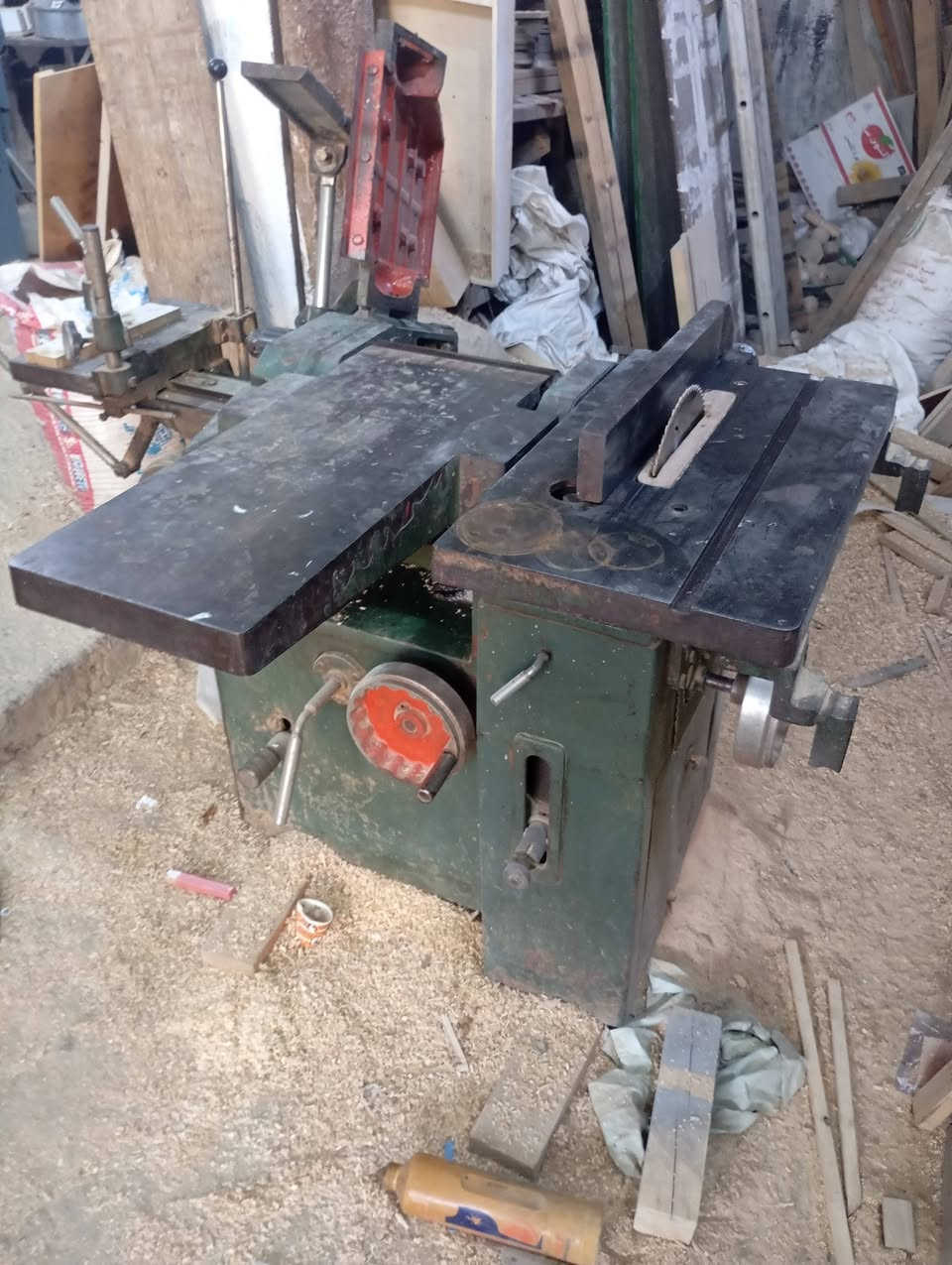 ماكينه نجاره جامعه بنغاريه نضيفه شغاله 
مكاني البصره الزبير ٤ ملايين 
ملاحظه الماكينه مو الي صاحبها نخاني انشرها 
ما اعرف اذا بيها مجال أو لا


**إذا كنت صاحب هذا الإعلان وتريد حذفه لأي سبب، رجاءا أرسل رسالة إلى الدعم الفني**