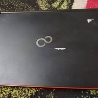 لابتوب • نظيفة جدا • قابل للتفاوض