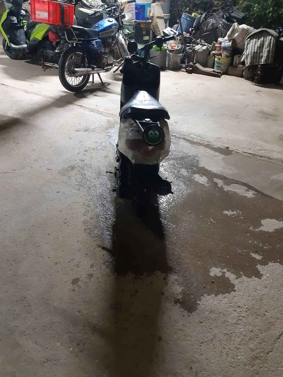 سلام عليكم دراجه للبيع ياماها بطا دراجه محربه مكان معمل ورق شمعه زريجي هاذ رقمي للستفسار *********** السعر ١٧٥ او بيهه مجال
