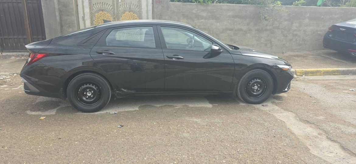 النترا موديل ٢٠٢٤ 
دخول جديد 
اريباك فقط دركه 
ممشه ٢٤ مايل 
مواصفات نص فول 
بدون قطعه صبغ 
مبدل بنيد وجاملغ اصلي نفس لون ليبل واحد اصلي 
باسمي للتواصل ***********
