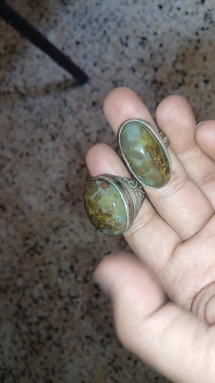 محاببس كلش حلوه وشغاله امانت الله داودي سليماني ماعرف بيهن شنو الموشراي لاتعبني وشراي يتفضل خاص واني خادم


**إذا كنت صاحب هذا الإعلان وتريد حذفه لأي سبب، رجاءا أرسل رسالة إلى الدعم الفني**