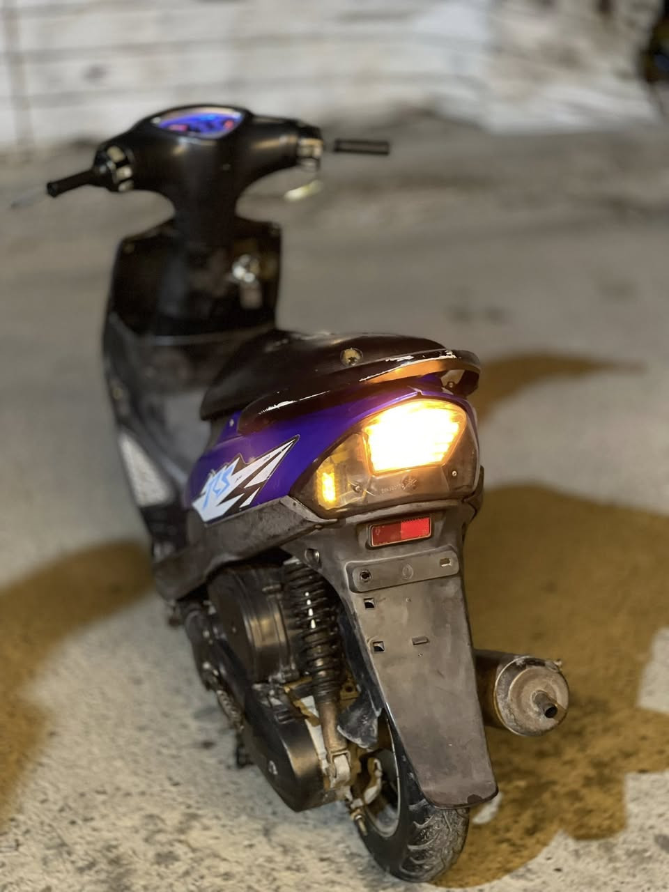 سلام عليكم
ماكس عدله 120
الدراجه كامله على اخر حبايه مابيها اي نقص 
مكينه بلاديه سبانه ممدود عليها 
ويل كب رياضي نجمه اصلي ثقيل
لايت زنون ٨٠واط 
اشاره رباعي 
كليو متر+گيج بانزين شغالات
الدراجه نگره بكل وقت 
شغاله سلف وهندر
شلعه حلوه 
معدل110
السعر 600وبيها مجال حگ الجيه
الشراي بي خير ويدلل
مكاني بغداد اليوسفية 
‬

‭ ٠٧٥٠ ٨٥٤ ٢٧٥٦‬
