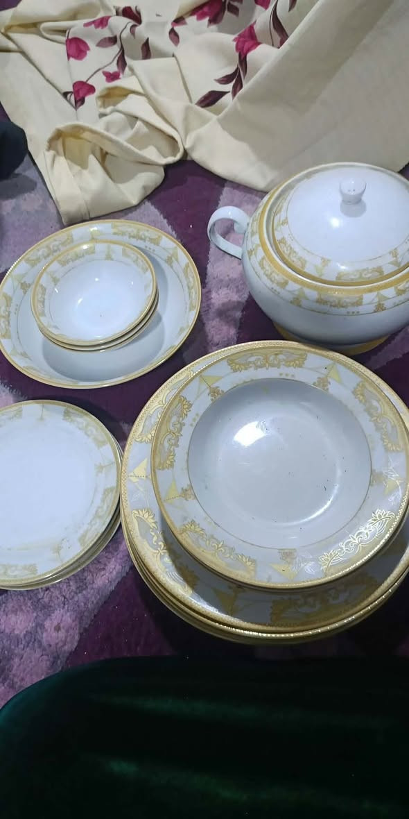 طخم كامل  17 قطعة سعر 25 الف 
بردات 3 قطع سعر 15 الف 
سفرطاس استيل اصلي 15 الف 
صينية استيل اصلي سعر 10 الف 
للاستفسار على خاص 
#الجميع
# للبيع
@ اشارة


**إذا كنت صاحب هذا الإعلان وتريد حذفه لأي سبب، رجاءا أرسل رسالة إلى الدعم الفني**