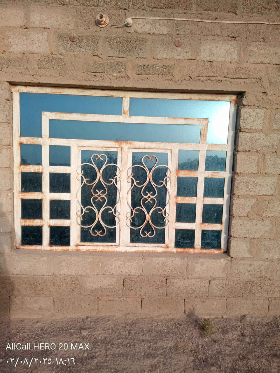 السلام عليكم عندي أبواب وشبابيك لبيع السعر أبواب 80 والشبابيك 75 لاستفسار الاتصال على الرقم الآتي ***********
