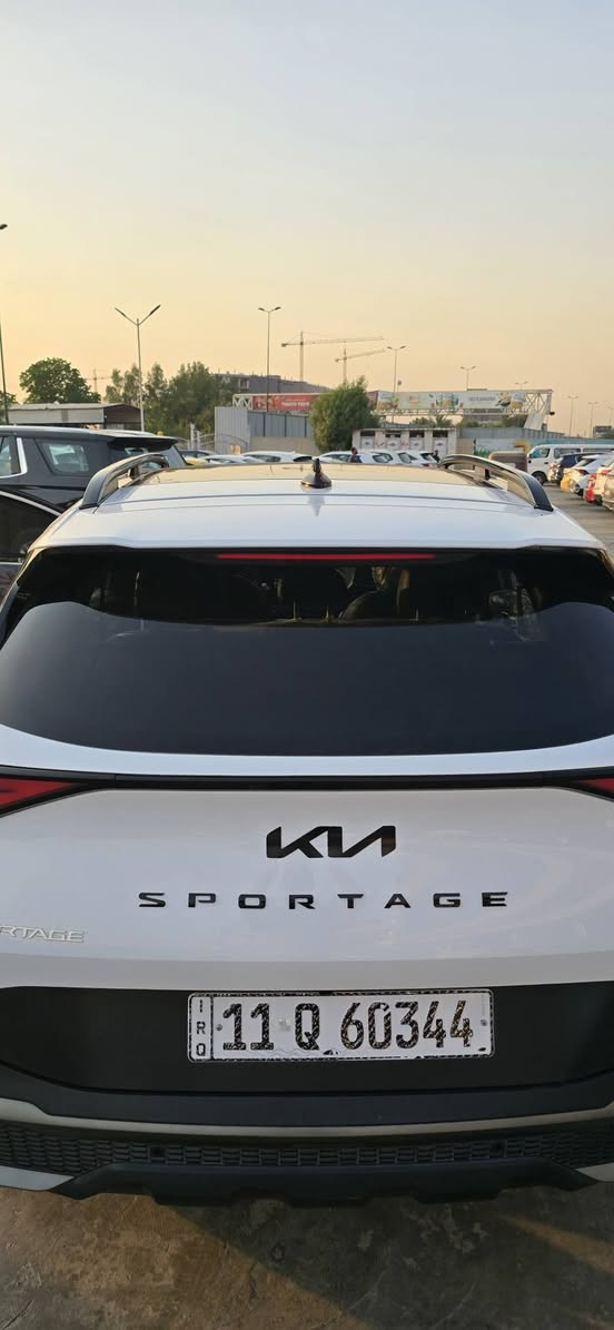 السلام عليكم ....
سبورتج اكس لاين فوول 
موديل ٢٤ بدون ايرباك 
ماشيه ١٣ الف مايل 
ضرر بسيط طخه جاملغ امامي جهه الصدر  وطخه حافه بنيد على كد ٣اصابع فقط 
وبلتحميل طخه على كد شبر بلباب الصدر  
سياره اني مستوردها وعلى ايدي جدا نظيفه مكان سياره بغداد الحريه 
***********
