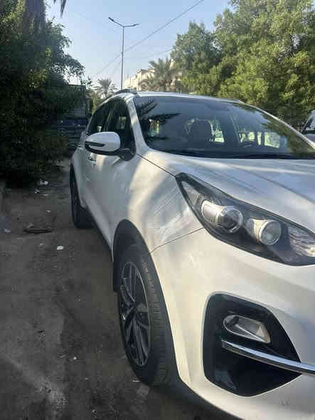 سلام عليكم 
كيا سبورتج خليجي مديل 2020 
السياره جديده ماشيه 32 
مكفوله كفاله عاعة لابارد لاصبغ ولا شخوط 
فقط رصعتين كلش صغار 
المواصفات 
شاشه اصليه انفكيشن اريل 
مري شفط 
حساس امامي خلفي 
رقم بغداد ب اسمي مكانهه بغداد الكرخ 
السعر 218 بيهه مجال بسيط جدا 
رقم الهاتف ***********
