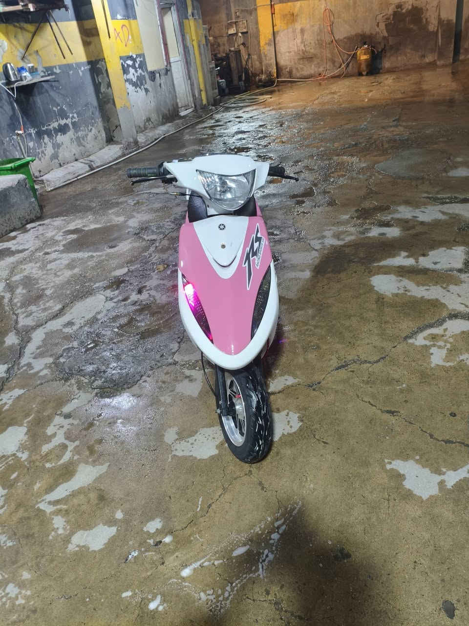 سلام عليكم دراجه ماكس عدله للبيع بوش 55 بيه شلعه ومعدل✈️رايده 900وبيه مجال واني امشومه وحالين هيه غير لون التفاصيل أكثر واتساب *********** مكاني كركوك
