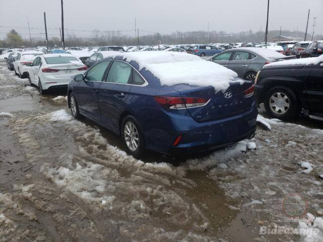 سلام عليكم بيع سياره سوناتا وارد أمريكي موديل ١٩ رقم بغداد سياره بيه سونار موضح في صوره السعر ١٣٥ بيه مجال رقم هاتف ***********
