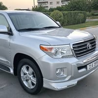 لاندكروزر GXR • ٢٠١٣ • ١٤٠٠٠٠ كم
