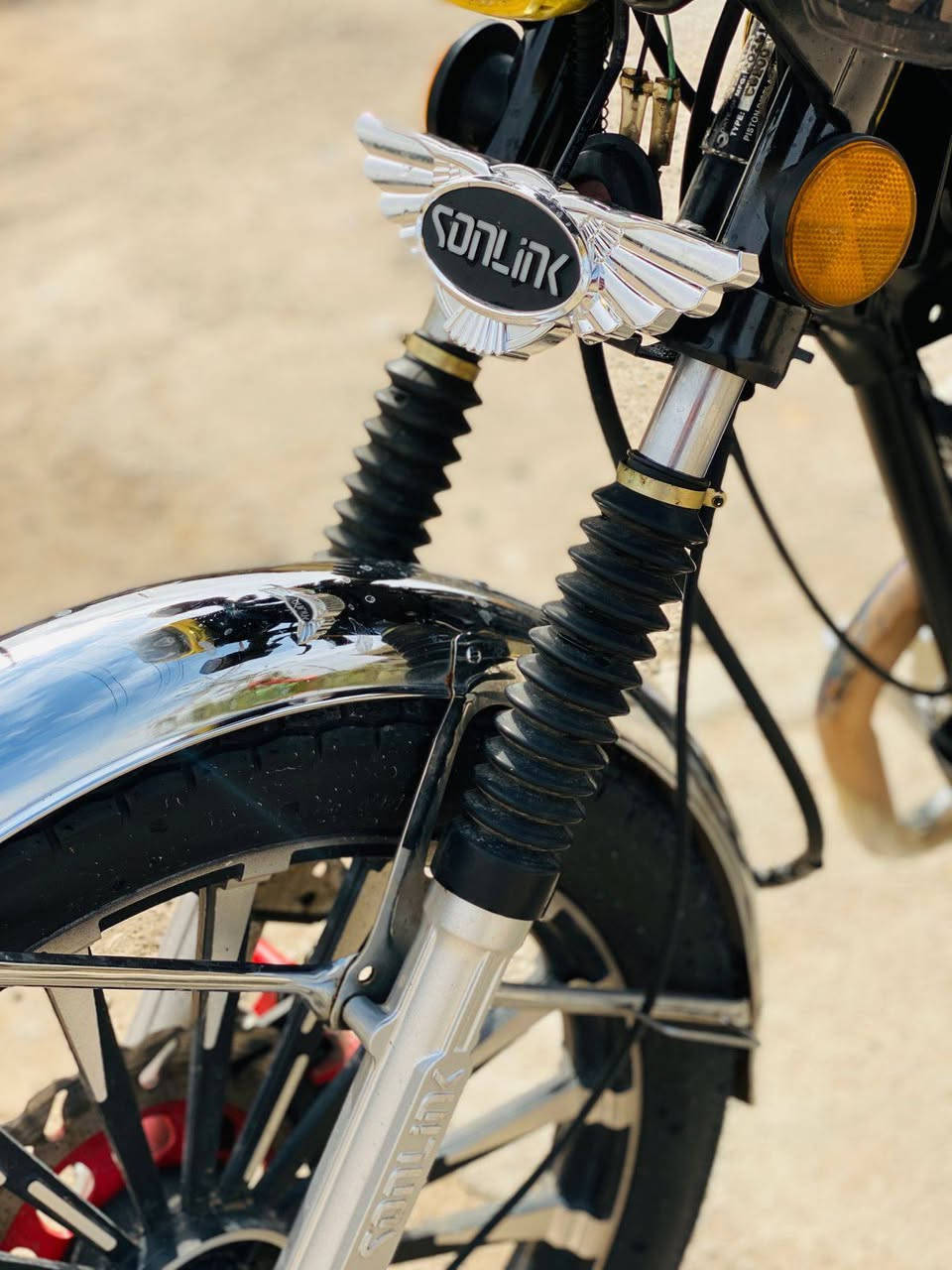 سلام عليكم دراجه للبيع المديل 2025 مكينه 200Cc بصمات بيه كله شغاله السعر 600وبيه مجال قليل الرقم ***********
