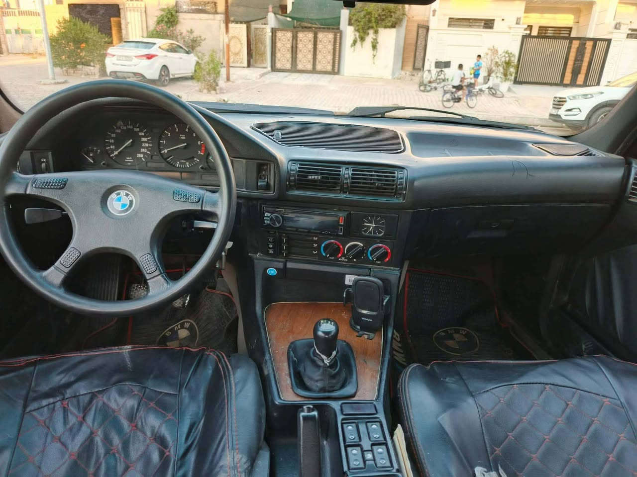 سياره BMW525 رقم كركوك مشروع وطني شرط كير و محرك سقف سلايت بدون ضرر تبريد ثلج كير عادي سياره مابي نقص
سعر 43 ورقه شراي يخابرني هاذه رقمي ***********
