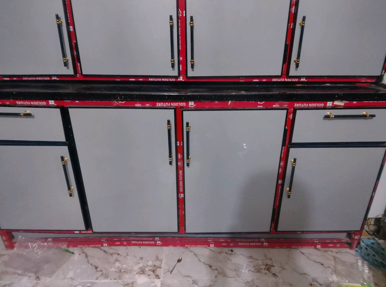 السلام عليكم كاونتر تفصال مرمر قطعتين مو سنك كاونتر سعرة 300 (تفصال) مكاني نجف 