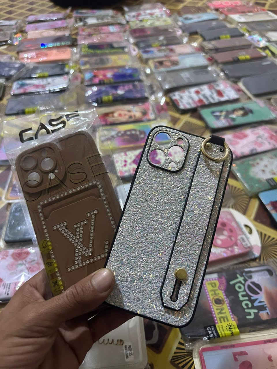 اسلام عليكم اخوان كفرات مال مبايلات نظاف مال تعزيلت محل  بيهن كلكسي ايفون الي يريدهن يراسلني خاص سعر 40الف ***********0
