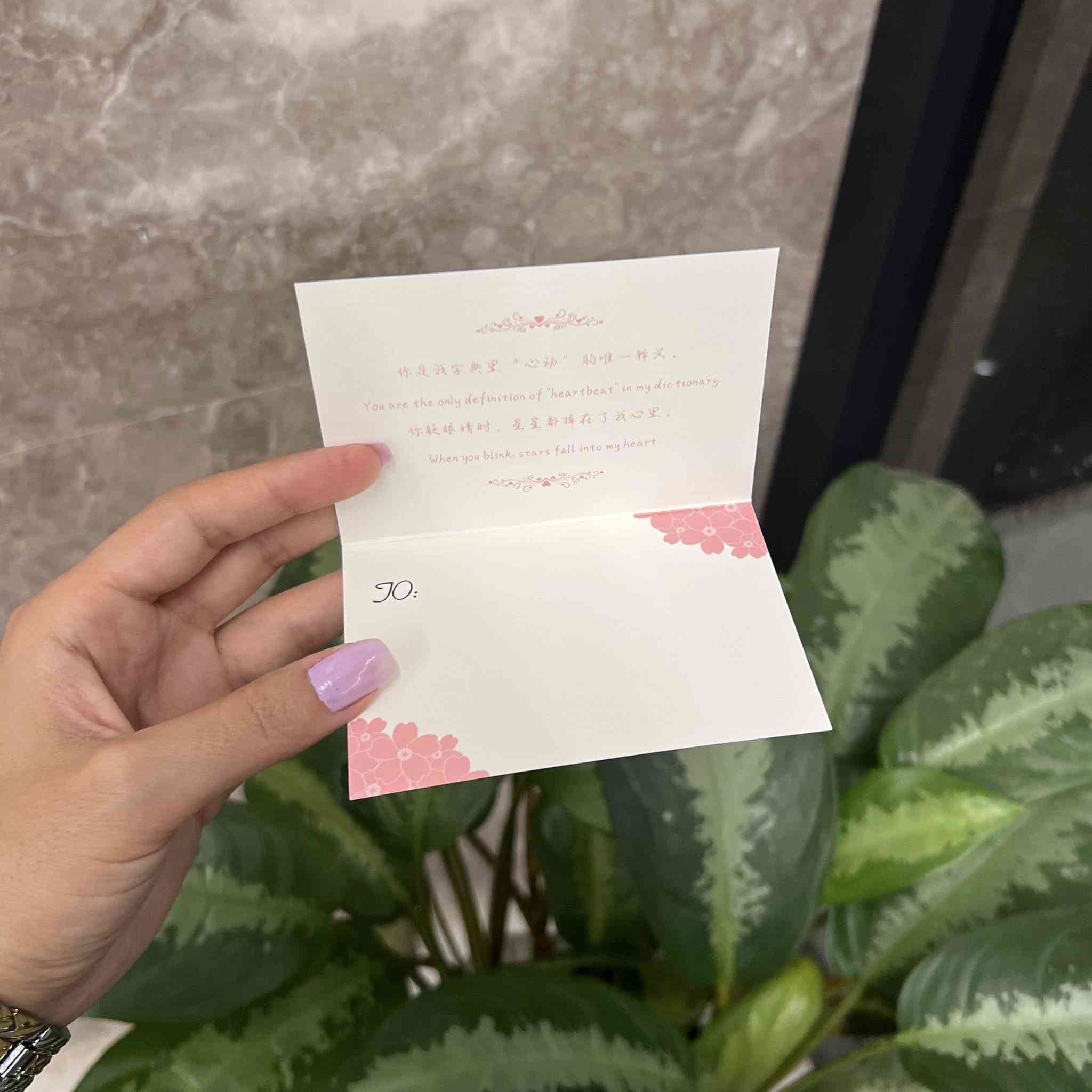 ️✨ هدية رومانسية تخطف القلب!
علبة قلب فاخرة تجمع وردة حمراء وخاتم بتصميم أنيق وغطاء شفاف يبرز جمالها 💍🌹
مثالية للمناسبات الخاصة ولحظات الحب التي ما تنسى


**إذا كنت صاحب هذا الإعلان وتريد حذفه لأي سبب، رجاءا أرسل رسالة إلى الدعم الفني**