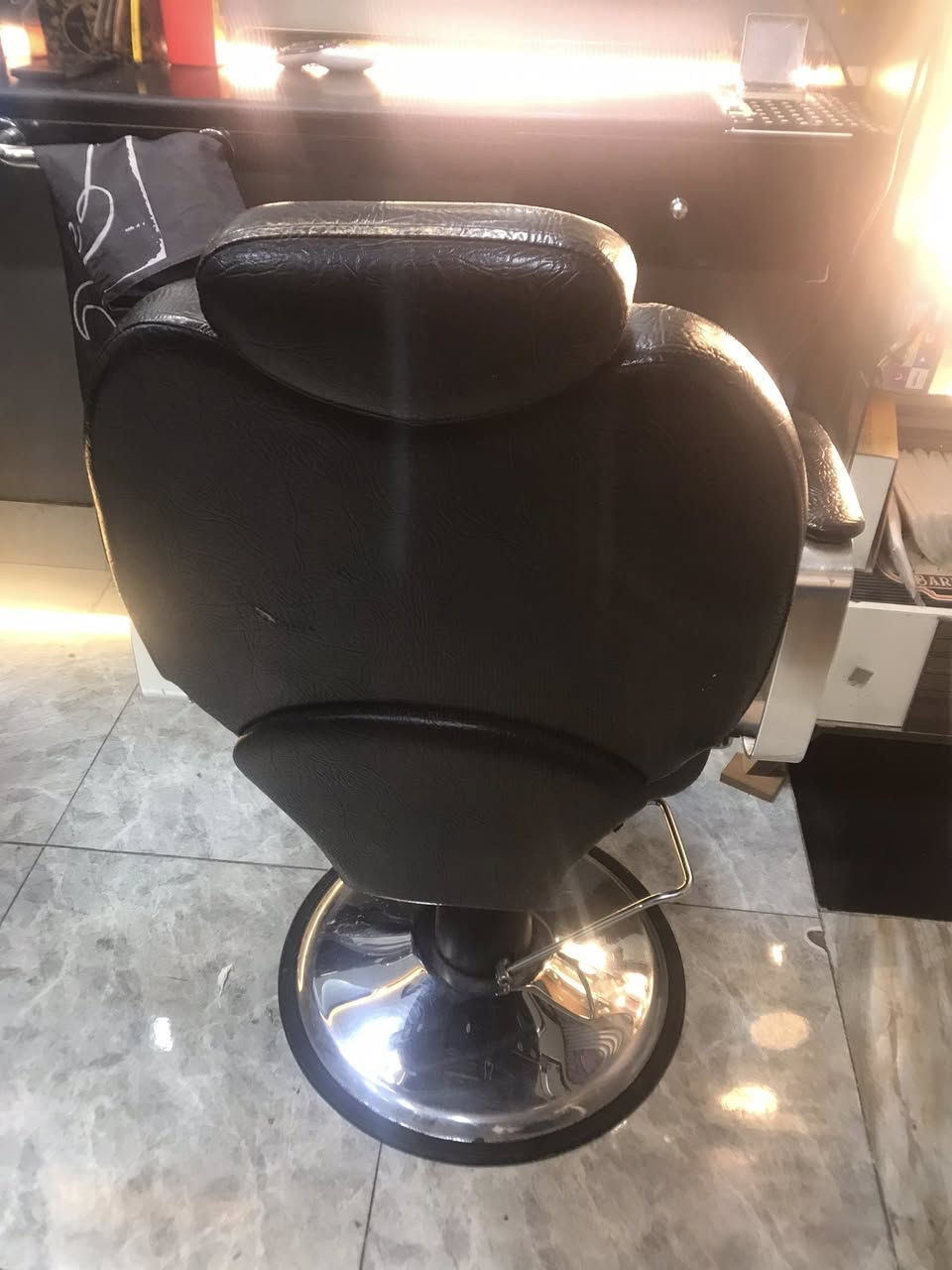 ثنين كراسي حلاقه نضيفات بغداد حي الجهاد السعر 250     . ***********
