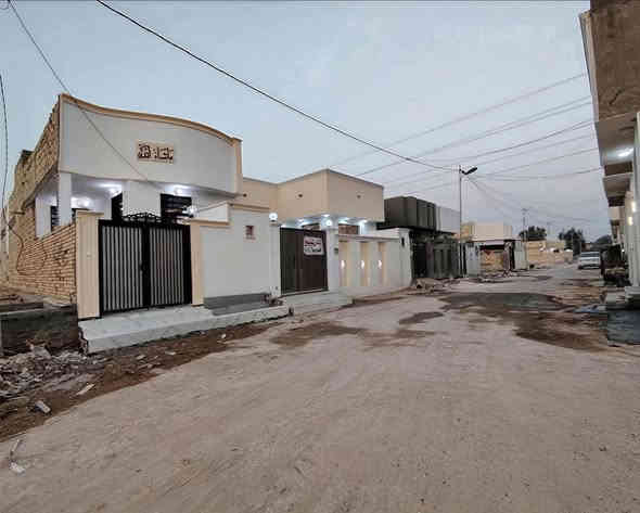 دار لـلـبـيـع  🏡 

ملاحضه // مشمول ب أقرار أل تطويب 📩

📏 المساحة: 100متر  

🏗️ طابوك / الأساس والسقف/كونكريت/ارضيه بورسلين 🏠سقوف ثانويه / أبواب صاج درجه أوله

مواصفات البيت:
✅ غرفة نوم 🛏️
✅ صالة 🛋️
✅ مطبخ 🍽️
✅ صحيات 🚿
✅مكشوفه 
💒ستقبال 
✅ النجف – مقابل ملحق قرية الغدير 
عمود 314 وتنزل مباشر من شارع الصب العام 🏡✨قريب السوق

الخدمات المتوفرة: 
🔹 ماء 💧
🔹 كهرباء ⚡ + مولد 
🔹 شوارع مبلطة 🚗 #شارع_عرض_15_متر
🔹 مدارس قريبة 🏫 

📜 الملكية: زراعي (إقرار محكمة) #سند25

📞 للتواصل *********** وتساب
