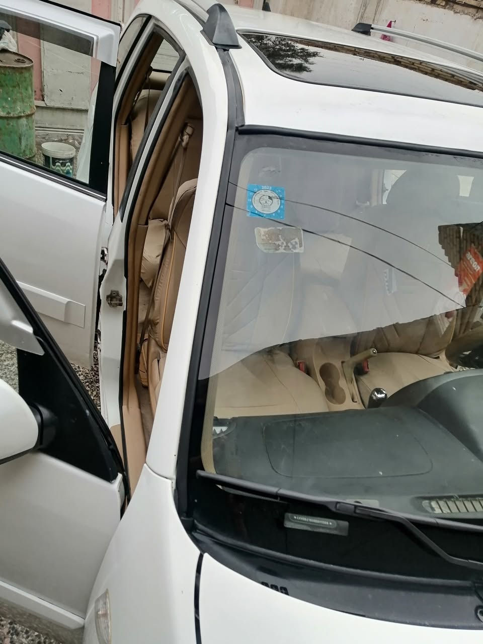 سلام عليكم تيكو موديل ٢٠١٣ رقم بابل ألماني مشروع وطني سنويه لغاية 28 محرك ٢٠٠٠ كير اوتماتيك كهرباءي سنتر لوك شغال جام كهرباءي اربعه شغال فتحه سلايت شغاله غرفه نظيفه كلش مكفوله من الضربه والتبديل بيها مكانات صبغ قليله تبريد شغال ثلج تدفئه كهربائيات كلها شغاله السياره جديده بمعنى الكلمه ومتعوب عليه مابيها دكة جاكوج تفيد الجنايه جاهزه من كل النواحي السعر 48 مجال حك الجيه تجي شوف وتقتنع وتدلل مكان السياره بابل القاسم م ***********
