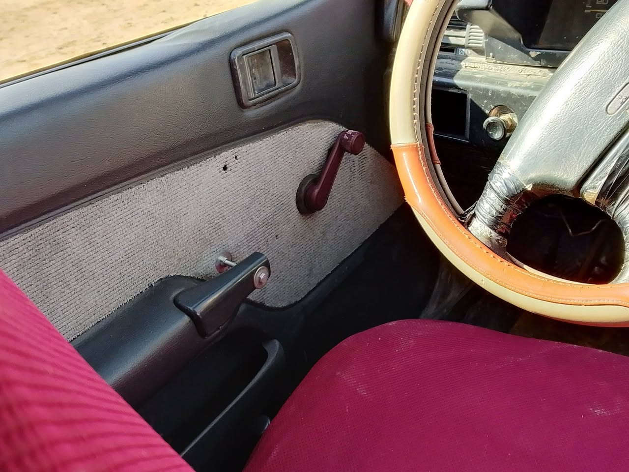 سلام عليك سياره مستبوشي لنسر موديل 92 رقم كركوك سنويه عضم عاج السعر 17 الانتصال عل هاذ الرقم ***********
