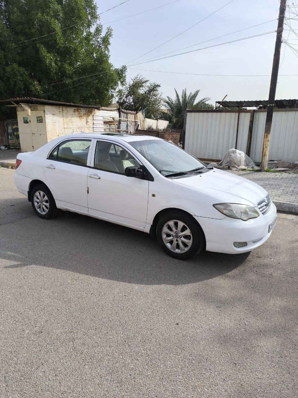 السلام عليكم بي وايدي f3 مديل 2014 بأسمي رقم بغداد مكينه وكير وتبريد وحدادية صدر وتايرات كلة جديد سيارة ماشية ١٣٠ كم سيارة كفالة وجديدة على وضع الشركة كير اوتو صبغ هلالات الخلفية جدا قليل مكاني بغداد  سعرها 67 الاتصال على هذا رقم *********** وغير متواجد عل فيس
