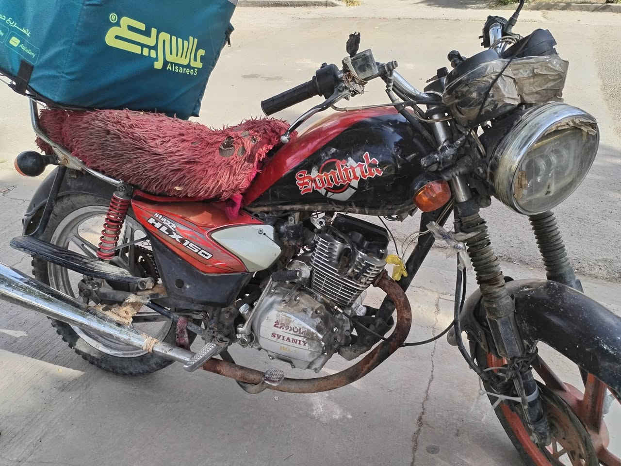 سلام عليكم دراجه ٥ كير البيع نضيفه عوزه ترتيب شويهالسعر 300 وبيه مجال 
مكاني بغداد رقم بيه وتساب ***********
