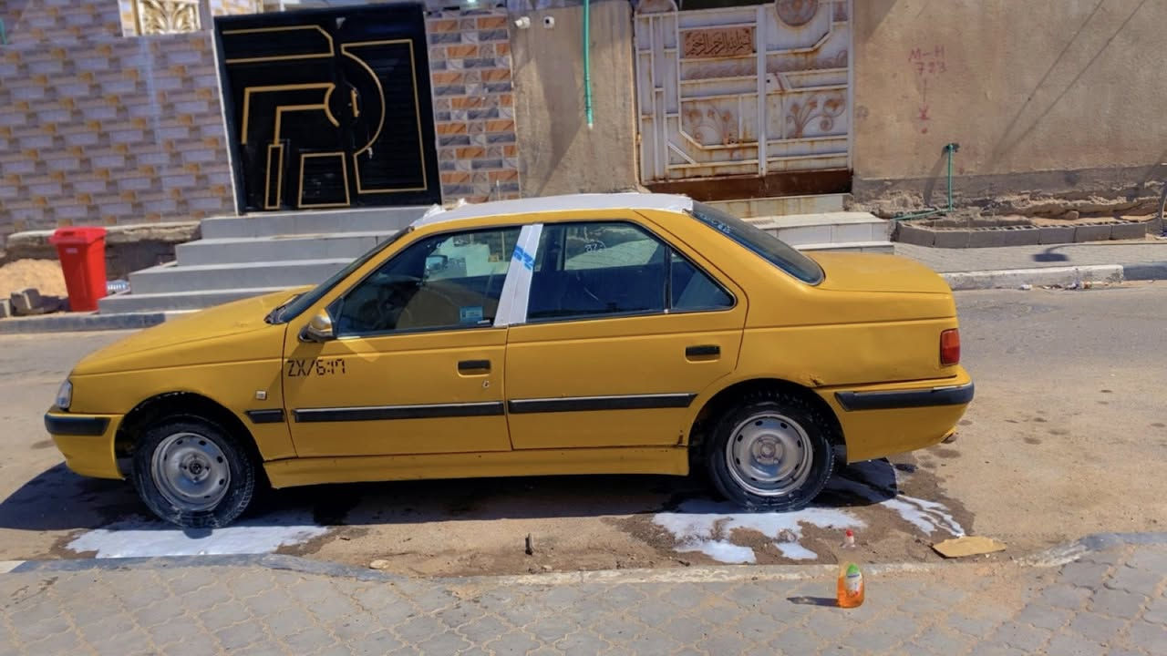 السلام عليكم بيجو بارص ٢٠١١ مصفره هيئه وغرامه السياره حلوه مكينه وكير جدد نافضها حداديه ودرايمات وعينه وصينيه  وضفيرتها جديده السعر ٢٥ وبيها مجال وتساب ***********
