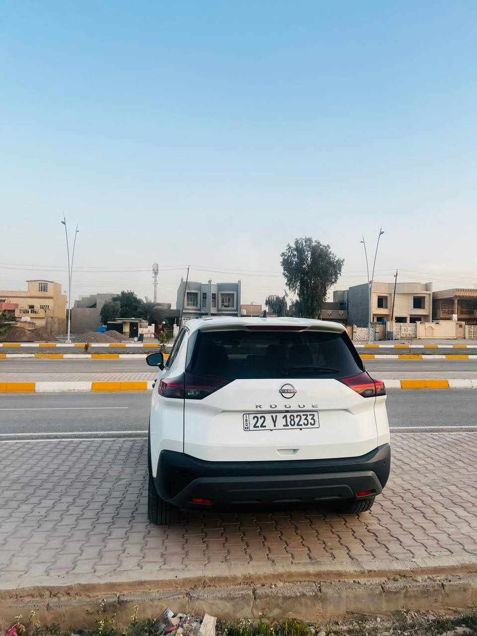 السلام عليكم
🚗 للبيع | نيسان روج 2023 (Clean) 🚗

✅ محرك 1500 تيربو
✅ رادار أمامي + رادار خلفي
✅ حساسات خلفية + جانبية
✅ تحذير النقطة العمياء (Mirror Warning)
✅ مثبت سرعة
✅ تحكمات على الستيرن
✅ شاشة + Apple CarPlay
✅ Auto Hold
✅ Drive Mode
✅ هاند بريك إلكتروني
✅ تشغيل بصمة (Smart Key)
✅ ويلات قياس 17
✅ تايرات جديدة (تخم)

✨ السيارة نظيفة ومواصفاتها كاملة، جاهزة ولا تحتاج أي مصروف.

📞 للاستفسار والمفاوضة يرجى التواصل على الخاص أو الاتصال: ***********-***********)
📍 الموقع: (تكريت /اربيل
