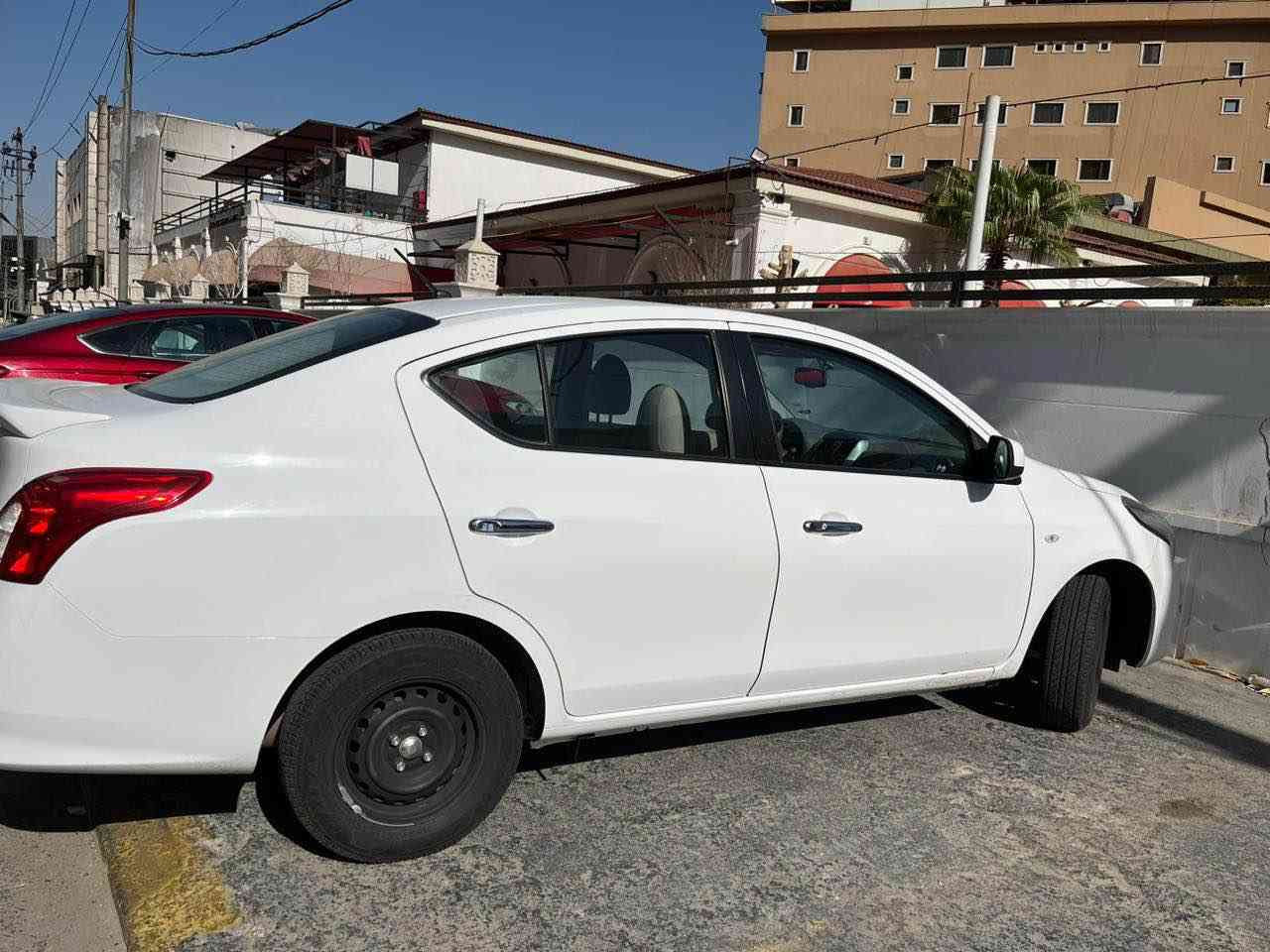 Nissan sunny 2020 
150,000km 
Full service krawa 
2 darga boyaxa 
Jami peshawa karabaya 
Yak dank masrufe tya nya 
Hazay tazaya 
0776 905 6111 
Shwen: Hawler أربيل, العراق
