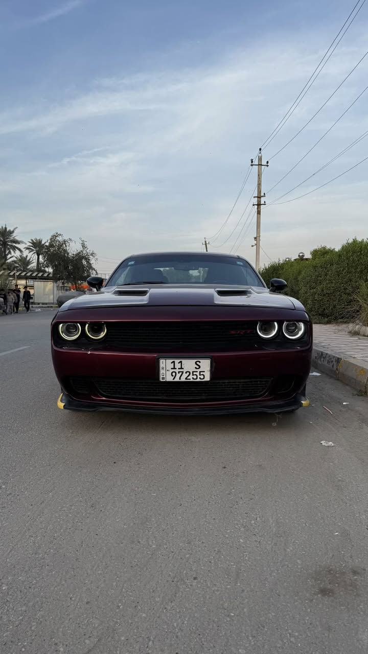 السلام عليكم 
جالنجر sxt 2020 
حادث جانبي بجم كبس 
سونارها موجود
سيارة مكينه كير تبريد كفاله 
عليها عدسات زنون ليزريه ومحدث كت
ملاحضات بسيطه جداً بلكشر مبينه بلصور
رقم بغداد سنويه باسمي تحويل ثاني يوم
 سياره نضيفه وحلوه ونشطه وبلعافيه ع الياخذها 
سعر 174 وبيها مجال حگ جيتك
مكاني بغداد / المشتل 
***********
