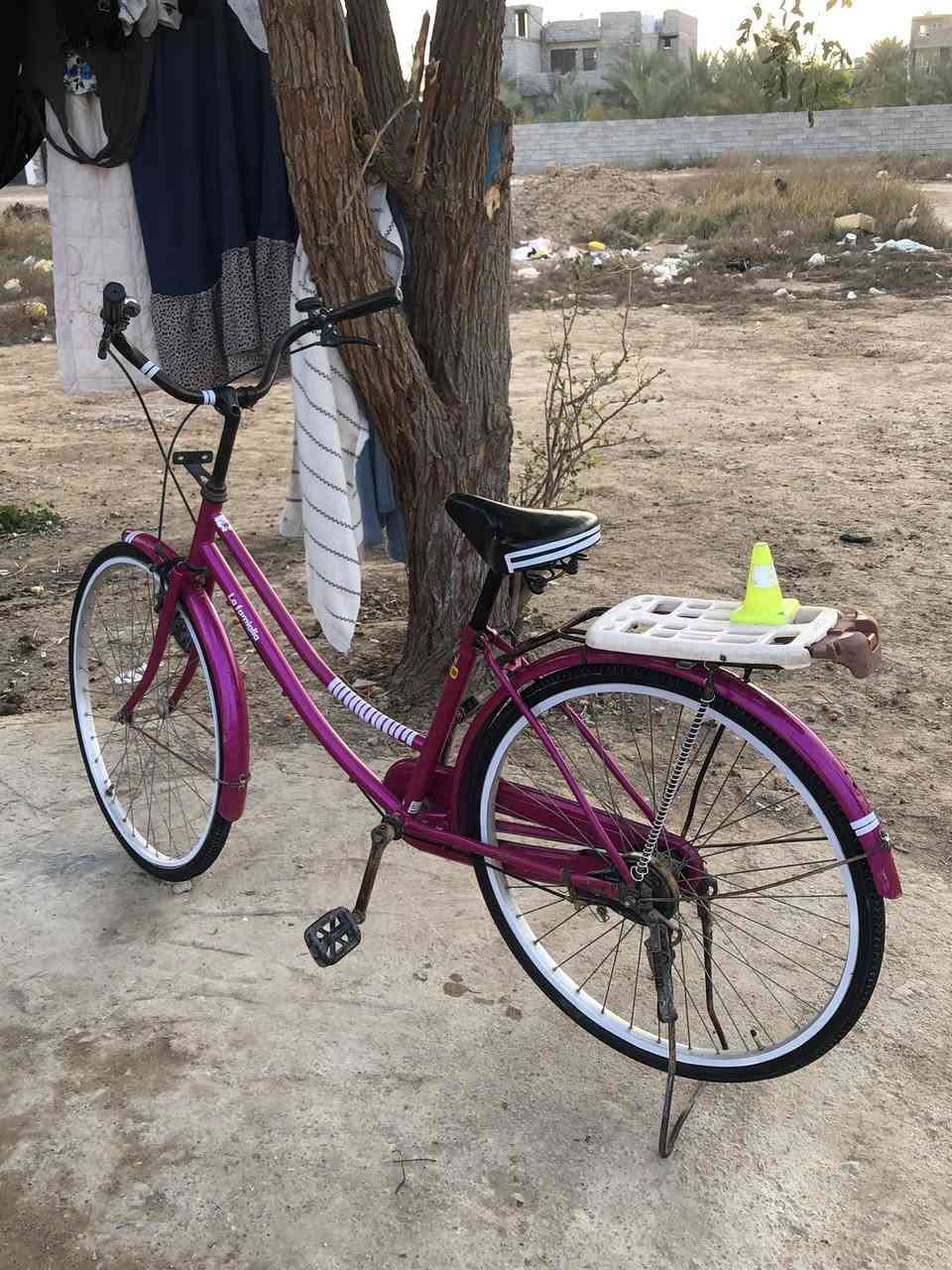 للبيع..وردي غامق.!!  شركه فاملي.' موديل ١٨ امبدل ويل واحد موديل١٩ كامل مابي اي نقص تايرات جدد ((السعر٩٠وبي مجال)) المكان ديالى تقاطع القدس/الرقم((‭٠٧٧٠ ٦٤٥ ٩٢٨٩‬))
