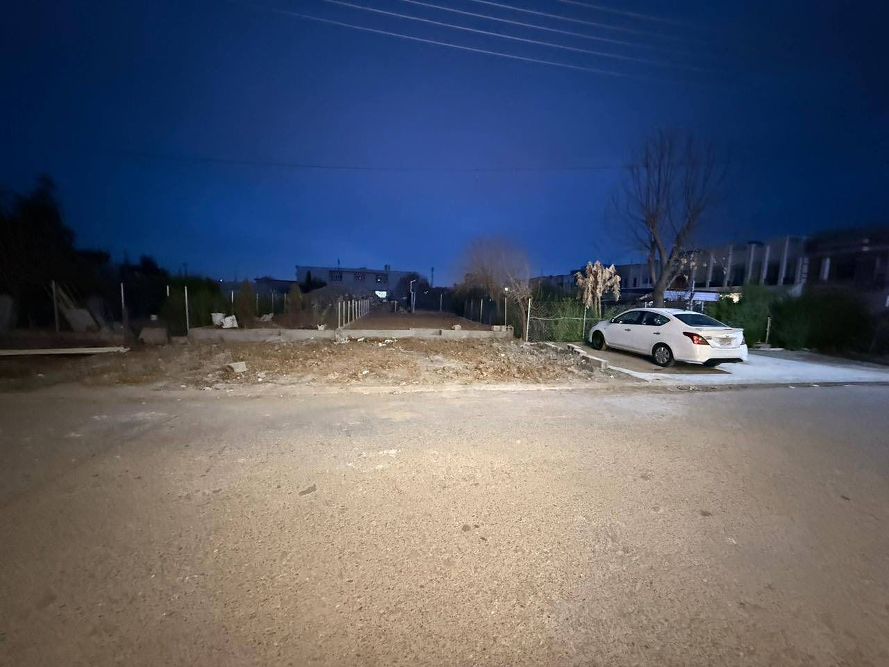 منزل للبيع في أربيل منطقة خمسه حصاروك 150م قرب سوك زيلان مقابل حديقة 
يتكون:-
5غرف
أستقبال
صالة
مطبخ
مجموعة صحيات 
للاستفسار:-
***********
***********
***********
**********************
في حال لم يتوافق العقار مع رغبتكم او لم يكن بقدر امكانيتكم زوروا موقعنا على تلكرام للتصفح على اكثر عدد من العقارات المتوفرة•https://t.me/miran_48
