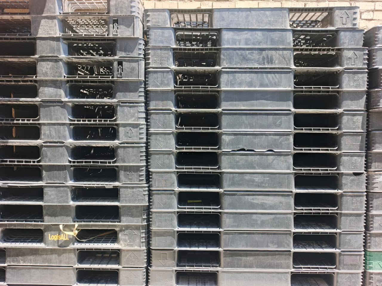 سكيب 130x110 الوزن 9كيلو العدد 70 قطعه السعر 11الف مطروح مكاني بغداد الطالبيه ***********
