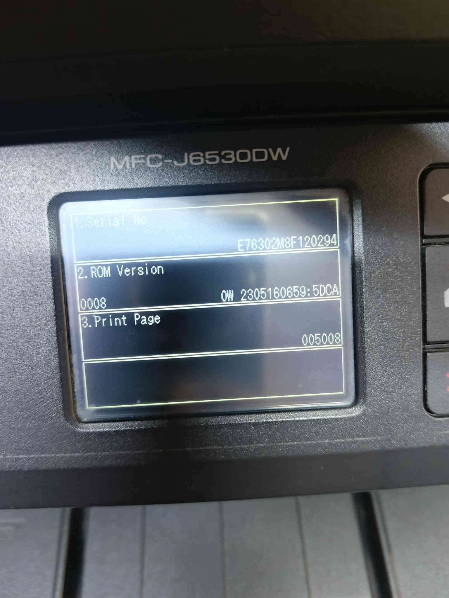 طابعة براذر موديل MFC-J6530 مستعمل بحالة ممتازة بكاترجات قابلة للحن بسعة طباعة 1200 نسخه لكل تعبئة  سعر الحبر 10 الف لكل الألوان حبر سائل سرعة الطباعة 24 ملون 27 اسود وابيض تحتوي على مجرين ورق أمامي وخلفي لطباعة ورق الصور و استيكرات مع إمكانية طباعة بوجهين دوبلكس تحتوي على فيدر لطباعة الملازم ومجموعة أوراق بأمر واحد وبحجمين A4 /A3 كما تحتوي على منفذ USB و ميموري كارت كما تحتوي على Wifi يمكن ربطها على الموبايل وتابليت ولابتوب 🚦السعر 275 الف 🚦 للطلب *********** /*********** يوجد توصيل لكل المحافظات نسبة نظافة الجهاز 95% ضمان تشغيل وفحص.
#طابعتي
#الصفوة
