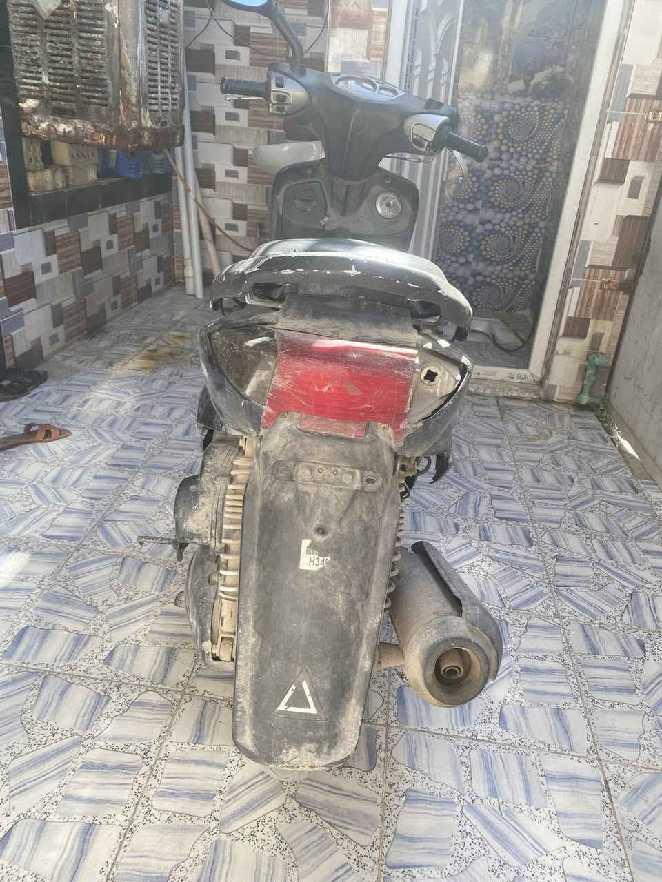 سكنس نثيه مكينتها ممفتوحه تاخذها شغاله بس ابيعلك كوم حديد مو تجيني تگلب شبيها مابيها 300 وبيها مجال***********
