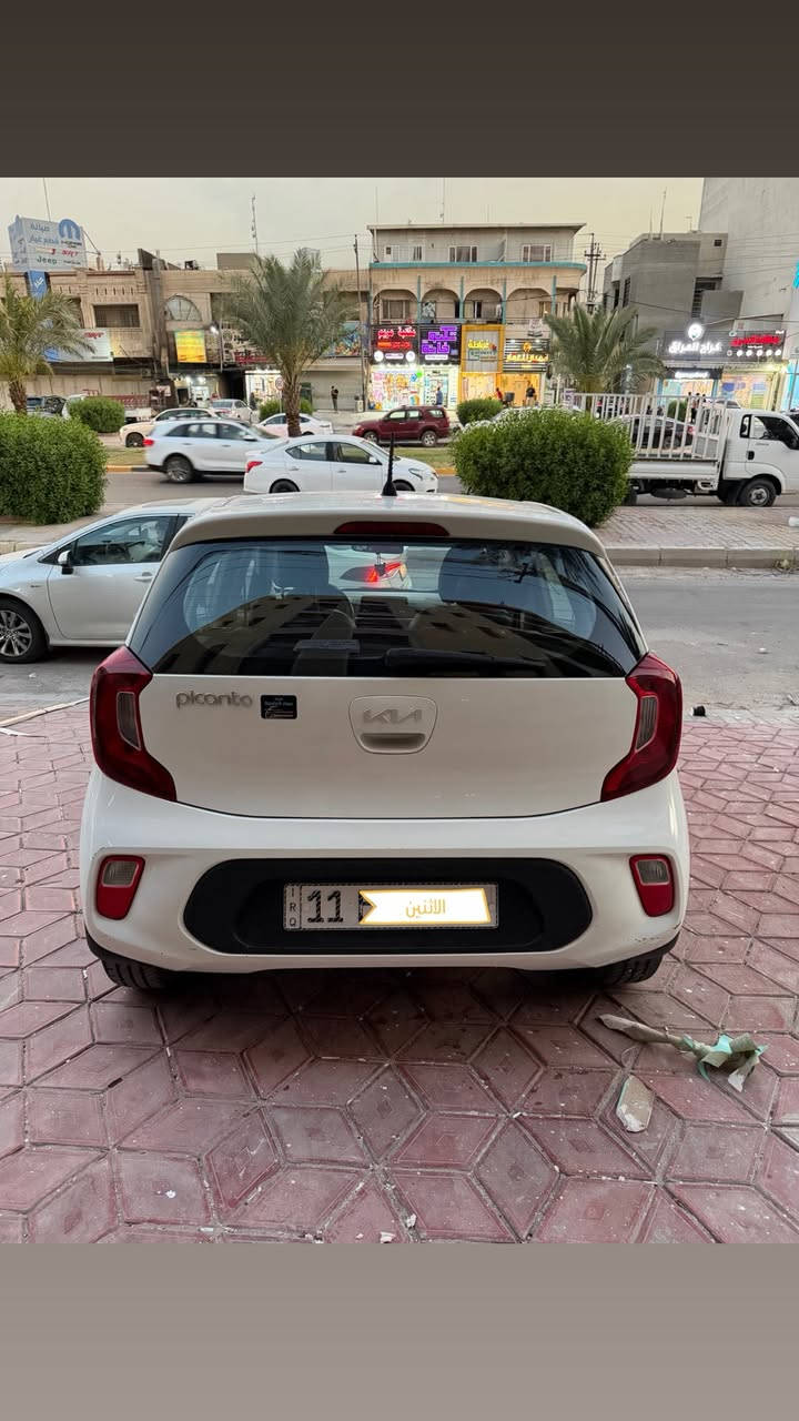 السلام عليكم
كيا بيكانتو خليجي موديل 2023
استلام شركة زيرو ام الضمان 
رقم بغداد الجديد وهزة جديدة
ماشية 16 الف فقط
مكينة دوش وكير AT 
 ادامة كاملة زيوت وفلاتر وبلكات 
جديد ارضيات وكشنات جلد
وكتيبات السيارة ومفاتيح عدد2
كفاله ماعدا البنيد بي كلير بدون فتح وبدون دواخل وبدون اي شي 
السعر المطلوب122 وبيها شي قليل 
مكان السيارة المنصور 
للتواصل ***********
