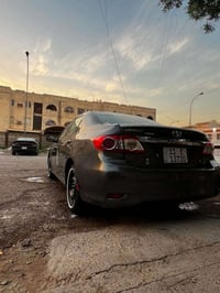 كورلا موديل ١٣ السياره كل نقص ما بيهه يرادلهه تصبغ الدعاميه بس ولسونار...