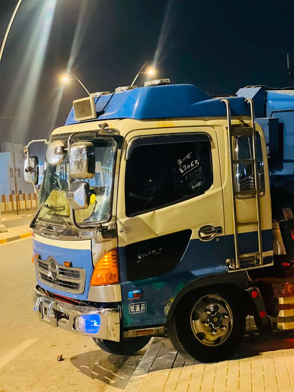 سلام عليكم شباب عكال البيع جديد كلش ***********
