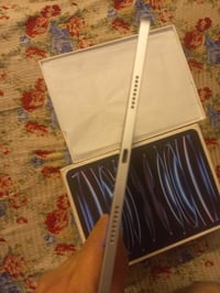 ألسلام عليكم ايباد ابل M2  للبيع المواصفات:  معالج m2  موديل: 2023  بط...