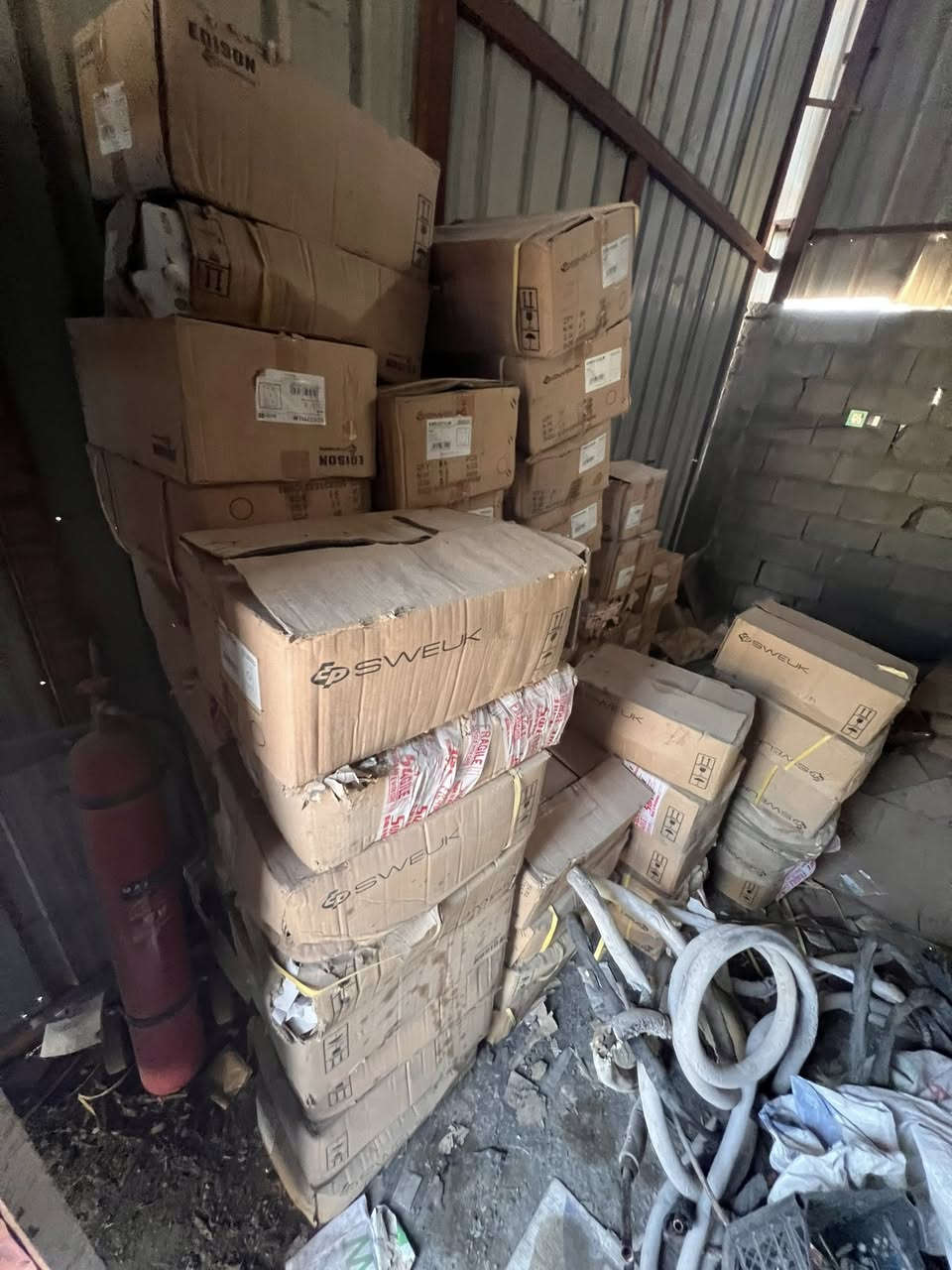 سلام عليكم كميه بل سويج ونقط خير من اللّٰه فوك      20الف نقطه بيع شلعه الفيده يرأسني بي خير ويدلل
***********مكاني بغداد
بل كراتين كدام عينك /
