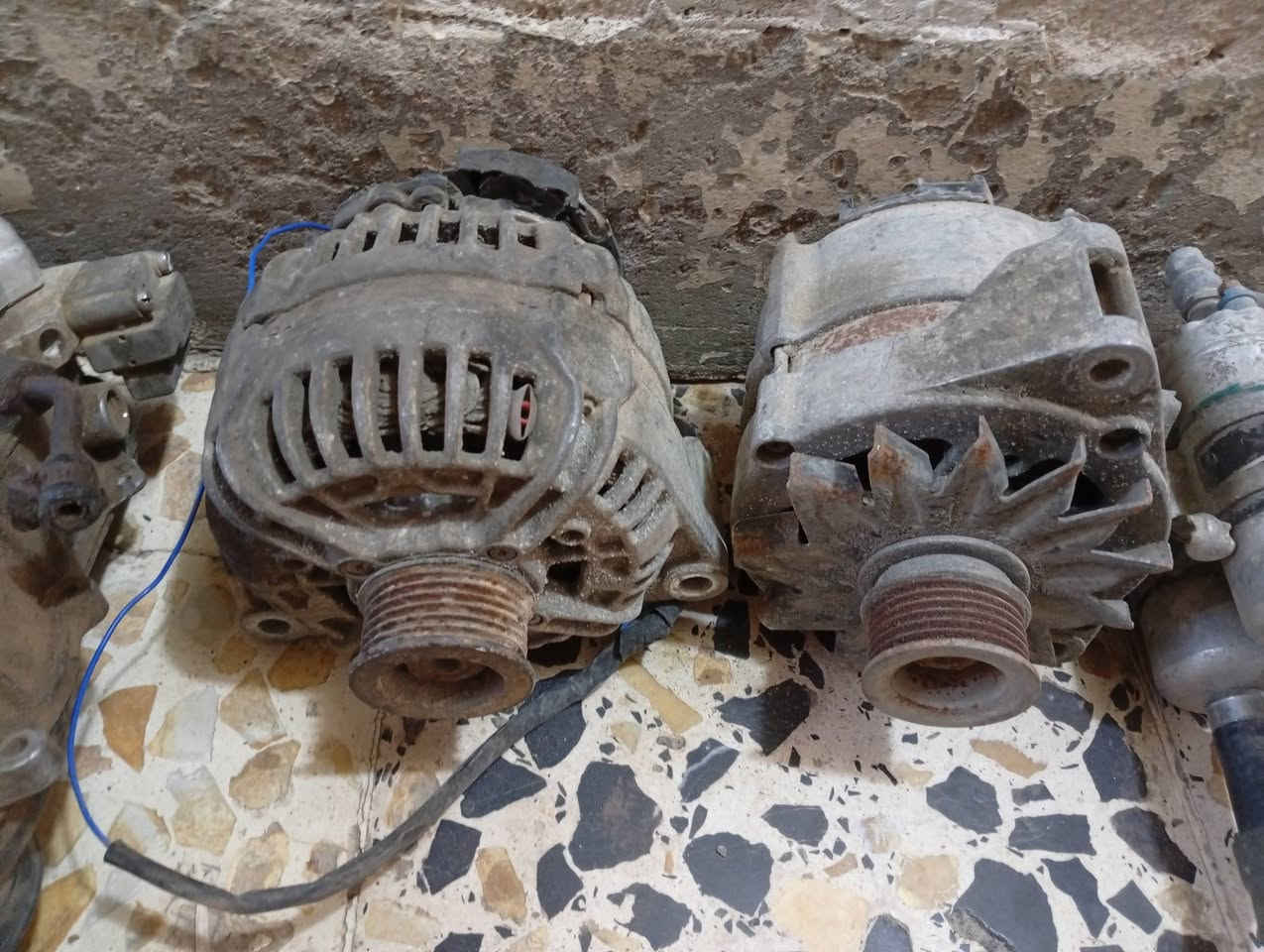 غراض احتياطية مال مارسدس

دينمو  مال 300

دينمو مال 550 8 سلندر

سلف مال 300

عنكبوتات 2 مال 300 كامل هوه و الدكشن البارد

الضاغطة و الفيتمبات 2 كاملات هنه و القواعد 

و الباقي مال 300 اشاير نوزلات و الباقي بل صور

السعر شيله وحده 3 ورقات 

رقم: *********** 

العنوان: بغداد حي البتول
