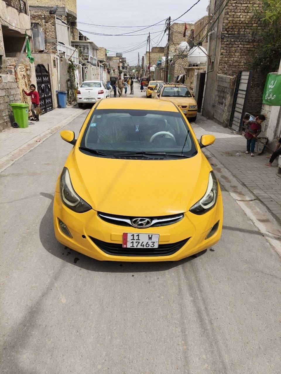 سلام عليكم
الانتر 13
حادثه باب خلف صدر معمر نفسه 

مكينه وكير وصدر وتايرات وتبريد خير من لله سياره جاهزه

داخل عسلي 
تدفئه ب لكشن 
سياره صبغه جديده قبل شهر طلعت 

بسمي  مصفره هيئه وغرمات 
رقم نكليزي

مكاني بغداد 
السعر 
95
***********
