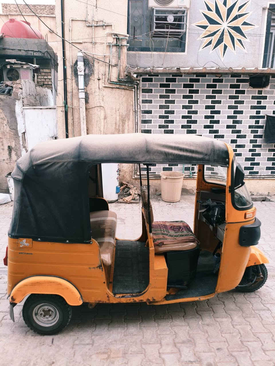 سلام عليكم تكتك موديل 19 رقم او سنوي باسمي تحويل ثاني يوم التكتك مكينته ناعمه حلوه المكينه بس اذا عله كشر شوف عينك اني من اخذتها هيج السعر 5750او بيها مجال شي قليل المكان كربلاء الرقم *********** فقط اتصال
