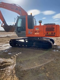 حفاره زت عادي 200 للبيع مرقمه رقم قادسيه نكليزي حداديه جديده فقط مضخه ...