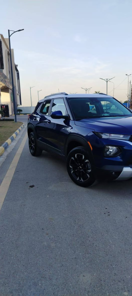 شوفرليت تريل بلايزر 
الموديل 2023
اللون حبري محرك 1300تيربو 3سلندر
ماشيه 50الف ميل
مرقم بغداد جديد
صور السونر مرفقه 
بصمه وشاشه وتشغيل عن بعد كار بلي كامره السعر 134$ورقه 
للاستفسار/*********** بغداد, العراق
