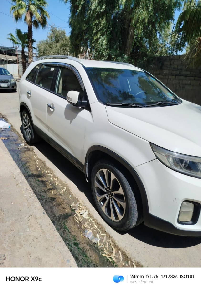 السلام عليكم
سورنتو مديل 2014
فول مواصفات ماعده الاسلايت
بصمه
تحكم ستيرن 
لون ابيض 
كابون بانزين 
بسمي اني الشرعي مالها 
شرط التحويل 
الضرر شضايه بالسقف عدد 4
وشضايه بالبونيد عدد3
السعر 170 ورقه وبيها مجال 
شراي اتصل وتدلل ماشراي لا دوخني 
*********** بي واتس اب
