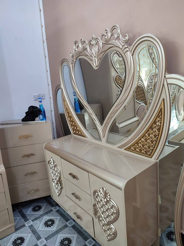 للبيع السعر 900وبيها مجال
*********** للتواصل 
او ادخل خاص
