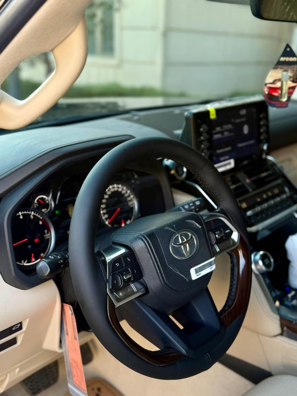 لاندكروز 
ساز ام تطبيق شاشات
مكفوله 
مغلفه كامل 20ورقه
ماشيه 50الف
اربيل بسمي
تنفس طبيعي
*********** 
البصره الزبير 
السعر 640بيهه مجال بسيط البصرة, العراق
