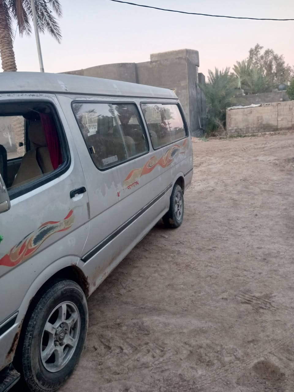 السلام عليكم البيع فتون مديل 2014 مكفولة كفالة عمة مكينة وگير وكسن وباتري وتخم تاير  ودوشمة جديدة  شواصي مكفولة لاخياس ولالحيم   سيارة حرة مداورة  ‏‪***********‬‏  وسعر خاص وتدللون
