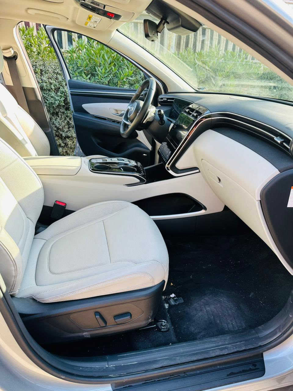 سلام عليكم
توسان 2024 هايبرد وارد أمريكي حادث قطعه وحدة بنيد مبدل وإصبعين بارد جاملغ امامي فول 1/1 Vid  سنويه باسمي تحويل ثاني يوم السعر 21$ وبيها مجال حك الجيه . 
***********
